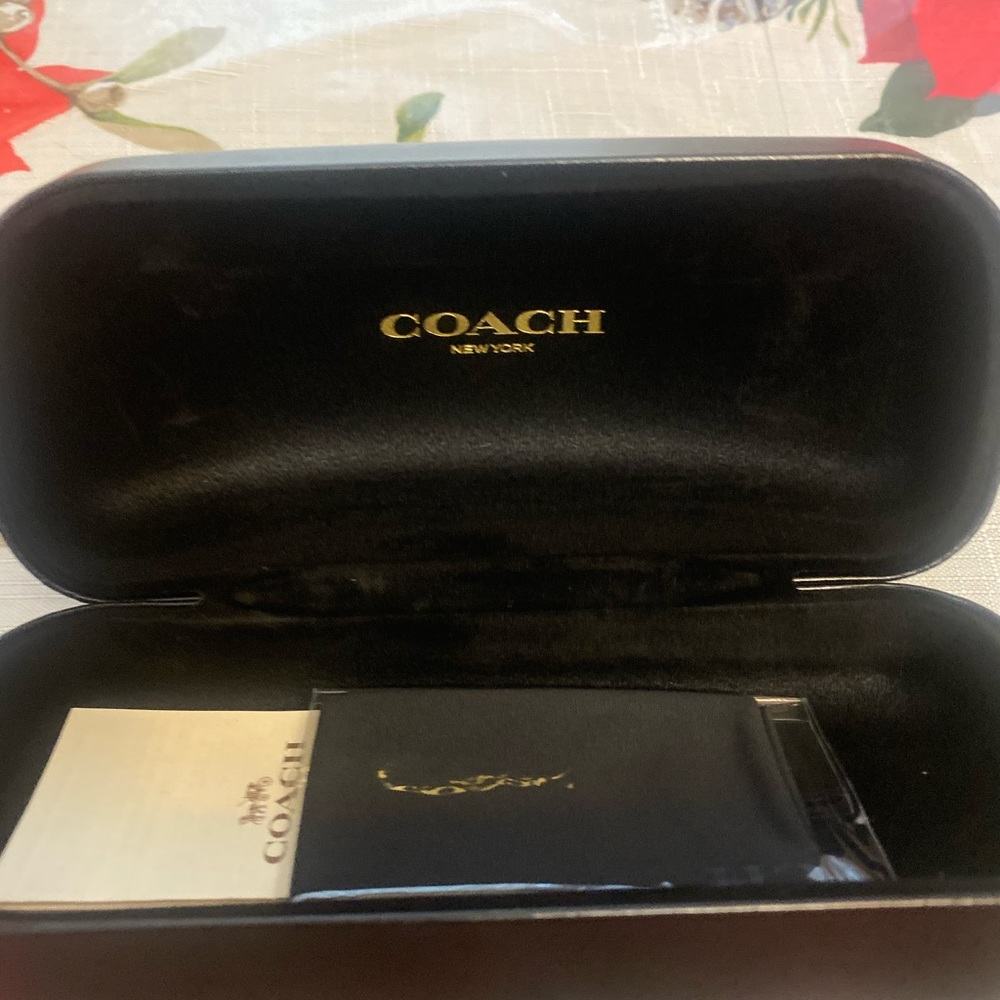 Coach - Picture 6 of 7